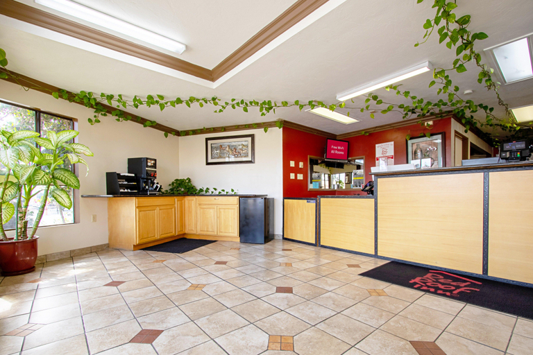Public Area 3, Red Roof Inn & Suites Monterey, Monterey
