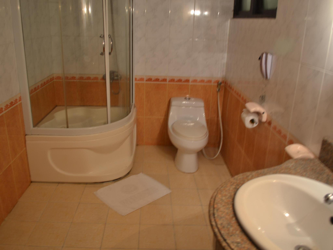 Bathroom 4, Cong Doan Ha Long Hotel, Hạ Long