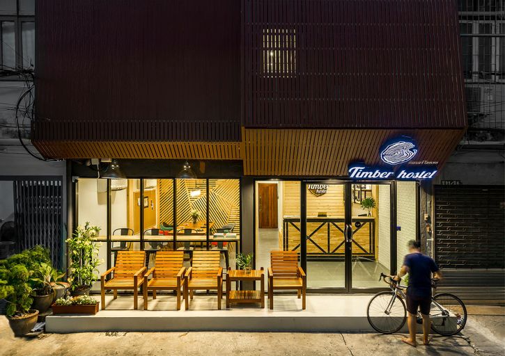 Timber Hostel, Pathum Wan