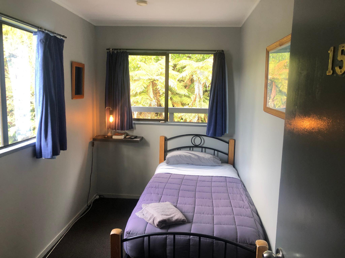 Bedroom 3, Ivory Towers Backpackers Lodge, Westland