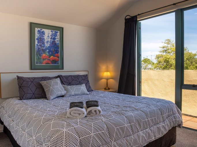 Bedroom 2, Tuscany Gardens Motor Lodge, Nelson