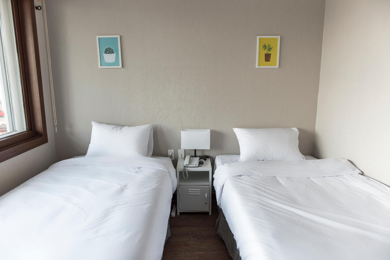 Bedroom 3, Check Inn Hotel, Jeju