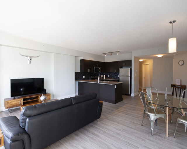Others 5, Icon 2 Apartments by Corporate Stays, Division No. 11