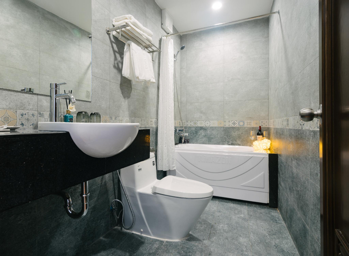 Bathroom, Spring Flower Hotel, Hoàn Kiếm