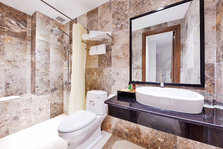 Bathroom, Essenza Hotel & Spa, Da Nang
