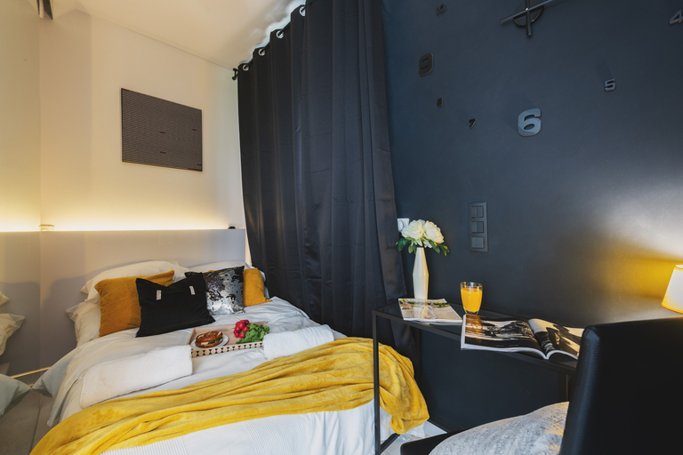 Bedroom 5, P&O Kolejowa 3, Warsaw