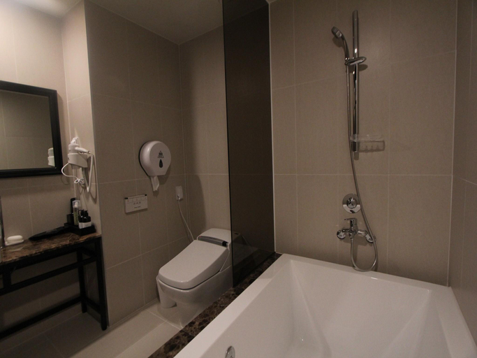 Bathroom 3, Dublin Hotel, Busanjin