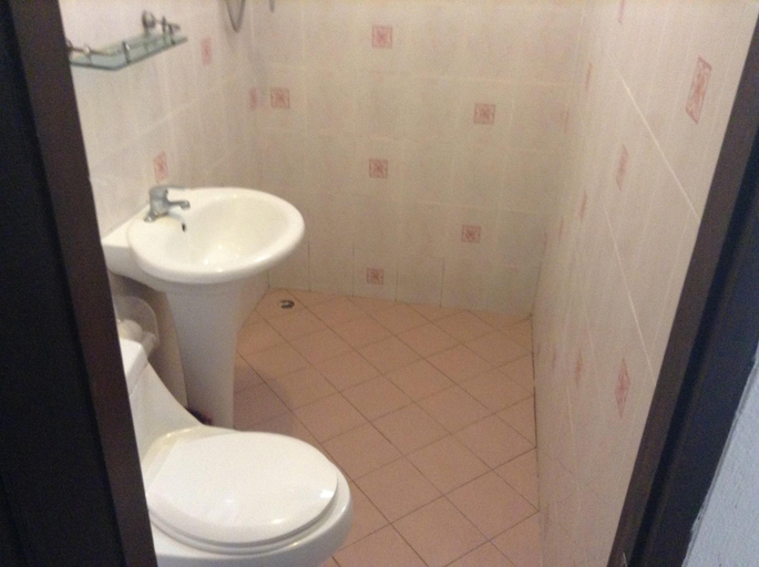 Bathroom 4, View Khemkhong Guesthouse, Chomphet