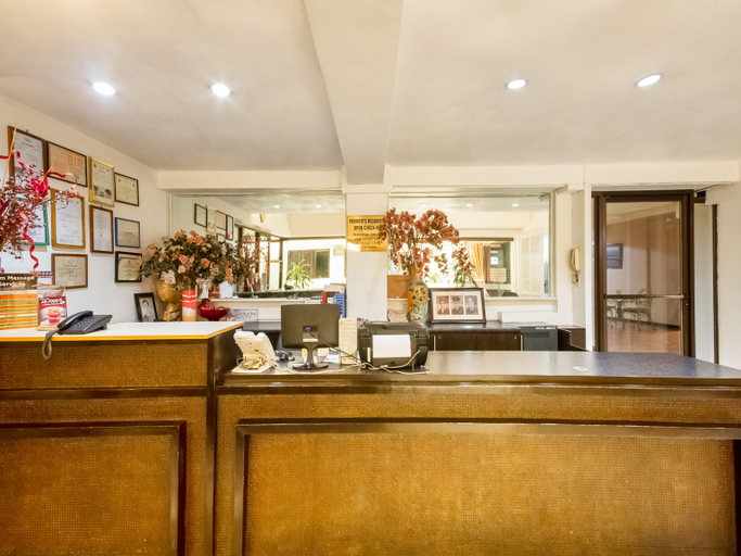 Public Area 4, Vaccinated Staff - Capital O 465 Ford's Inn, Cebu City