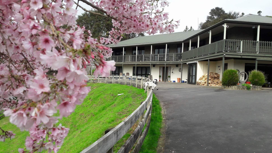 Exterior & Views 3, Karamu Valley Lodge, Waipa