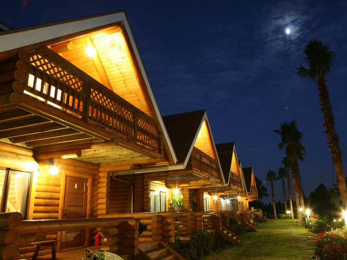 Exterior & Views 4, Jungmun Log Pension And Resort, Seogwipo