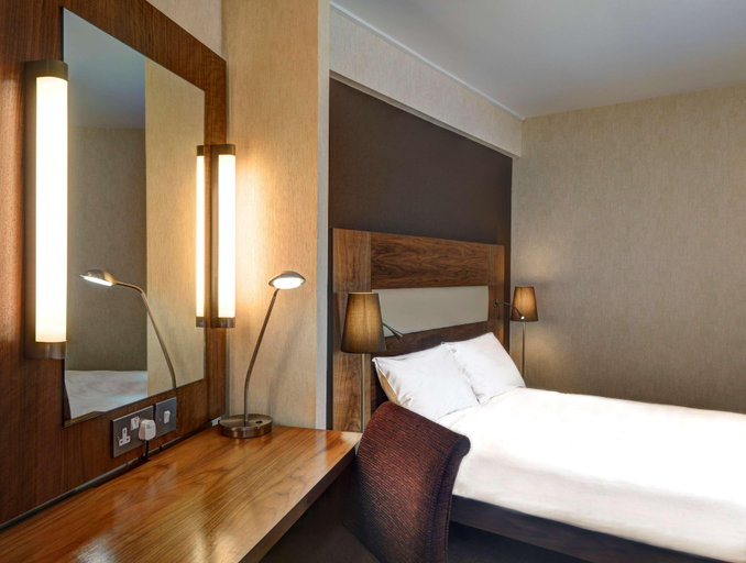 Bedroom 3, Doubletree by Hilton Aberdeen Treetops, Aberdeen