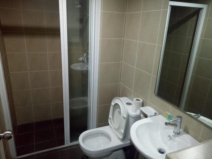 Bathroom 5, Taragon Residences, Kuala Lumpur