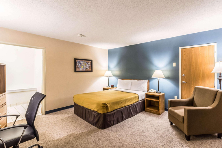 Bedroom 3, Econo Lodge, Stutsman