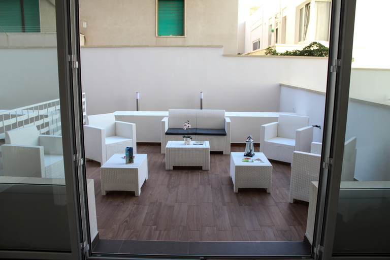 Others 5, Spuma Di Mare, Lecce