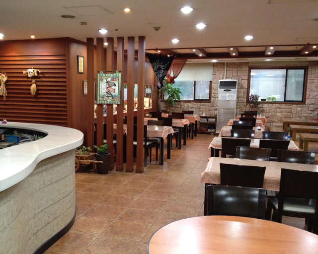 Food & Drinks, Central Hotel, Yeonje