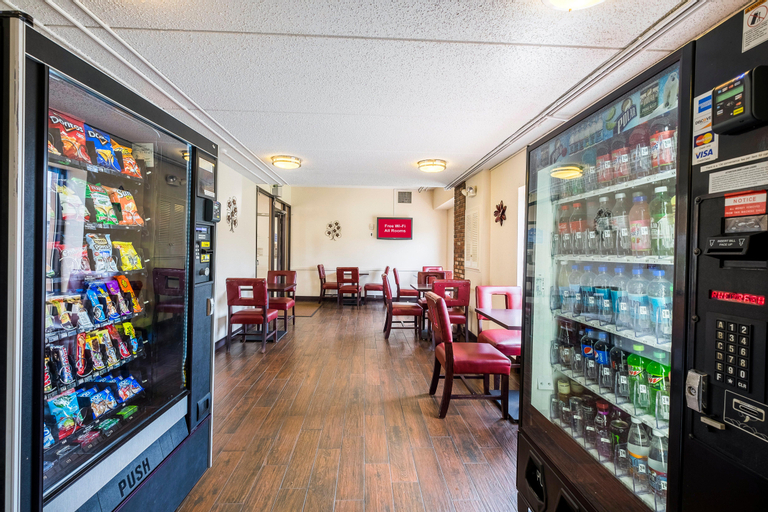Public Area 2, Red Roof Inn PLUS+ Boston - Woburn/ Burlington, Middlesex