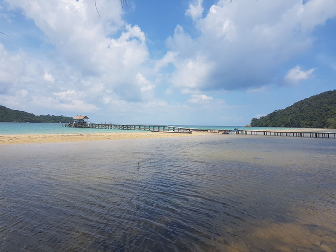 Driftwood Hostel and Bungalows, Botum Sakor