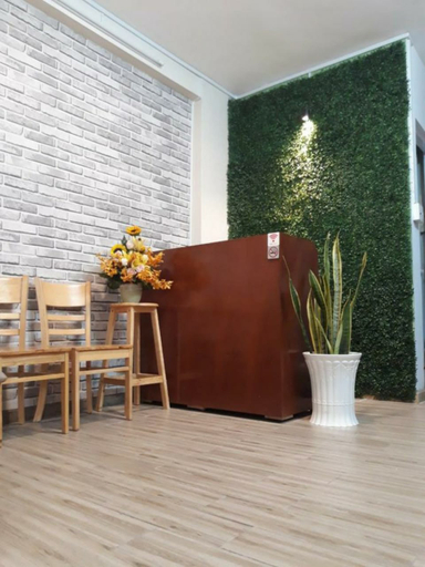 Public Area, Ken's Home, District 1