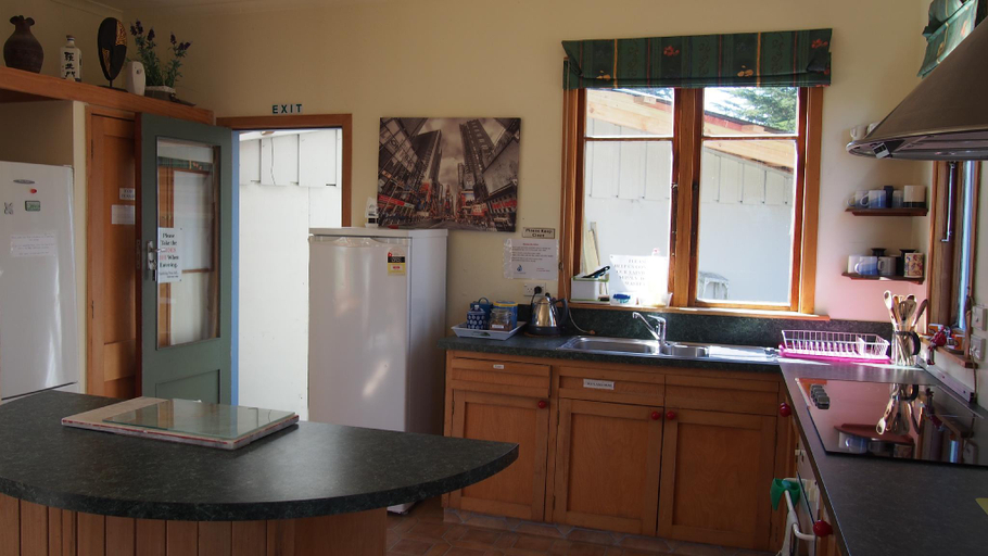 Bedroom 2, Surat Bay Lodge by the Sea/Backpackers Hostel, Clutha