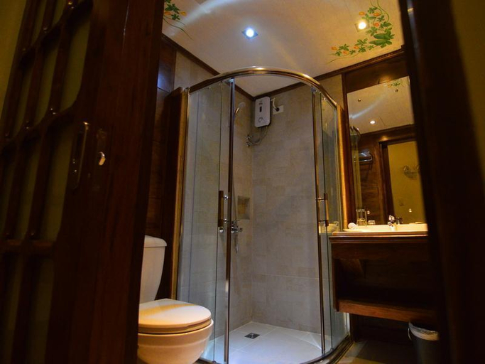 Bathroom, Veneto De Vigan, Vigan City