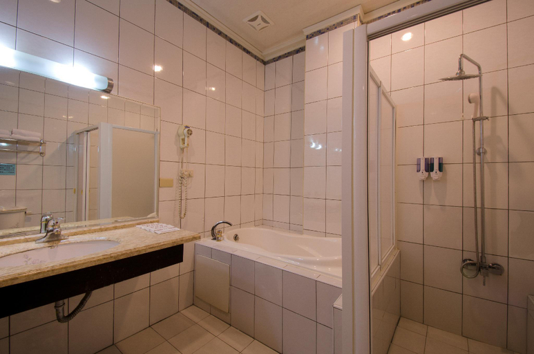 Bathroom 4, Rose Business Hotel, Yilan