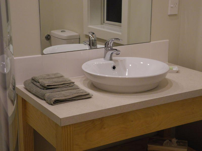 Bathroom 3, Seatonwood Villas, Waimakariri