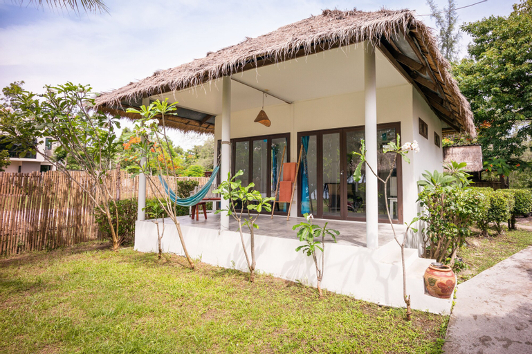 Mumsa Beach Resort & Restaurant, Thap Sakae
