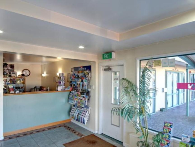 Public Area 3, Rayland Motel, Franklin