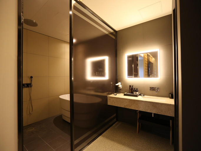 Bathroom 3, Leidea Hotel, Nam
