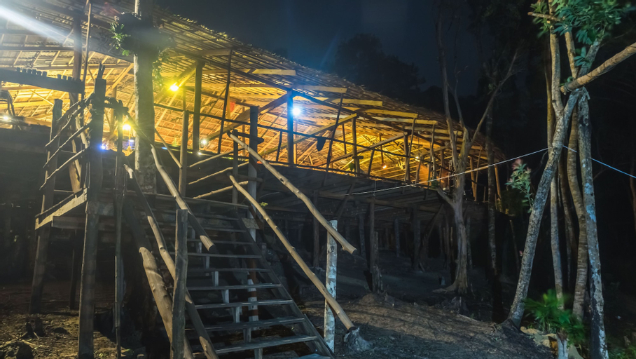 Driftwood Hostel and Bungalows, Botum Sakor