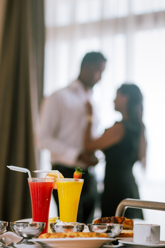 Food & Drinks