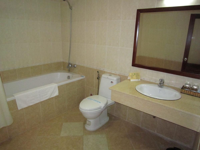 Bathroom 4, Phuoc Loc Tho Hotel, District 5