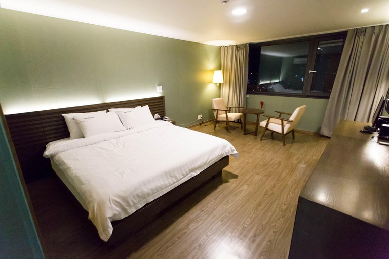 Bedroom 2, Pohang Jukdo Market Twosome, Pohang