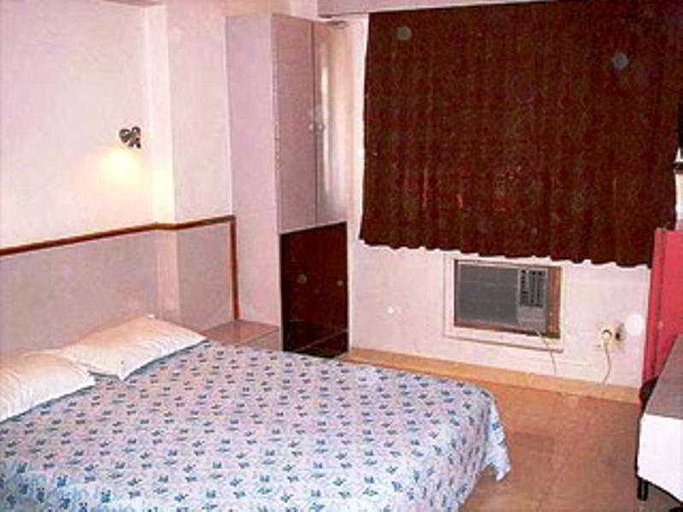 Bedroom 3, Hotel Singhs International, Mumbai Suburban