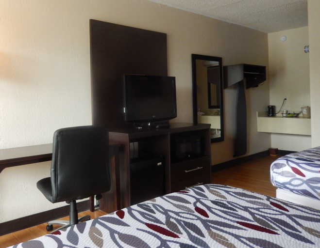 Bedroom 24