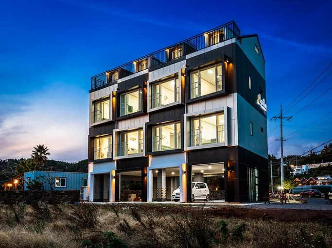 Exterior & Views 3, Seogwipo J Cube Pension, Seogwipo