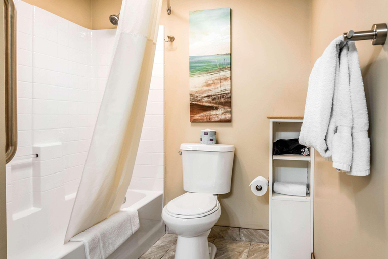Bathroom, Port Inn Bar Harbor, Ascend Hotel Collection, Hancock