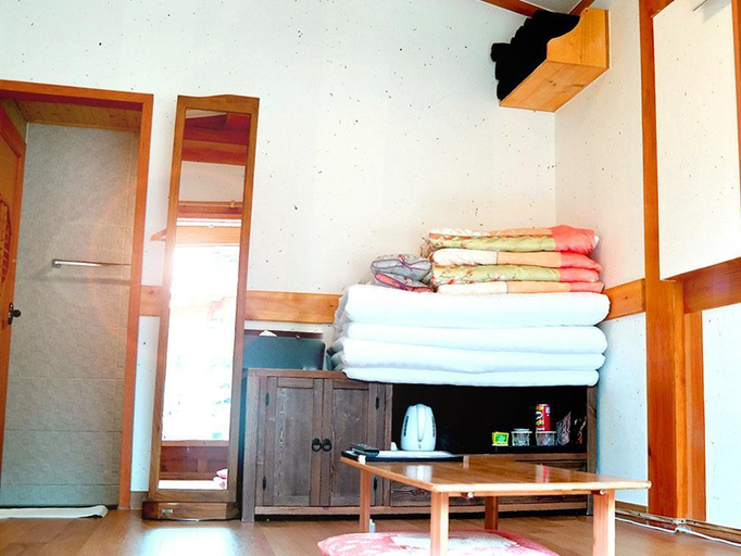 Bedroom 2, Hwangnamkwan Hanok Guesthouse, Gyeongju