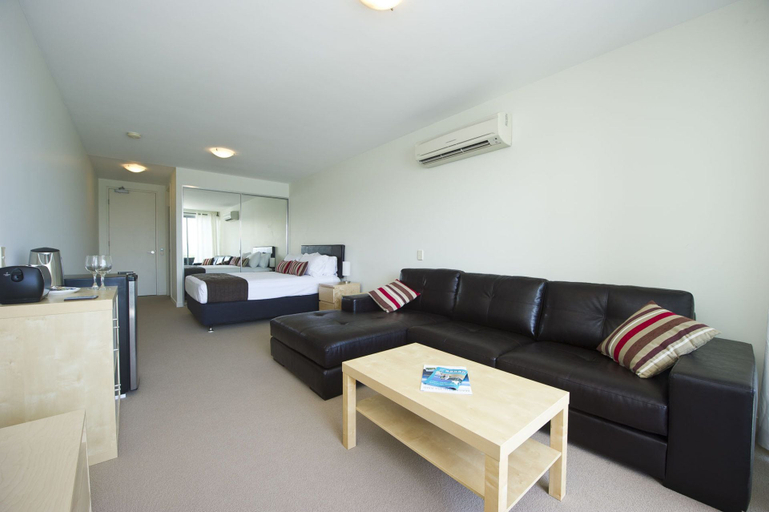Others 5, Blue On Blue Studio Room 1362, Magnetic Island