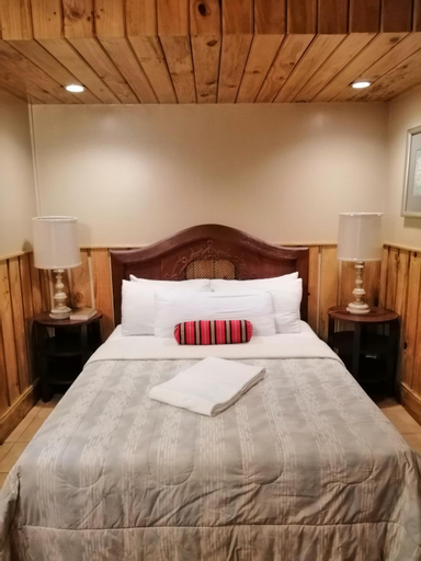 Bedroom 2, Mountain Lodge Hotel and Restaurant, Baguio City