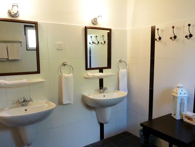 Bathroom, Smokehouse Hotel And Restaurant Cameron Highland, Cameron Highlands