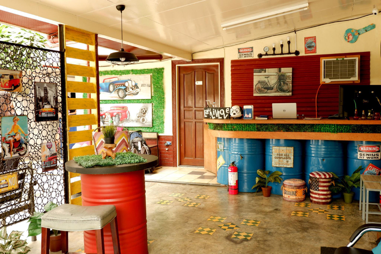 Public Area 3, Food District Hostel Cebu Central, Cebu City