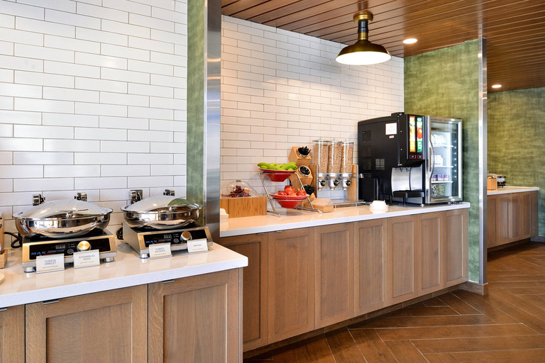 Food & Drinks, Fairfield Inn Suites Minneapolis Shakopee, Scott