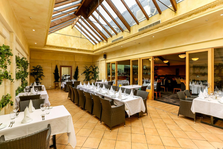 Food & Drinks 4, Plymouth International, New Plymouth
