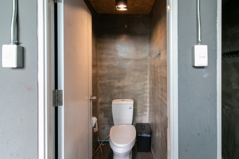 Bathroom, Zhelter'BKK - Hostel, Bang Rak