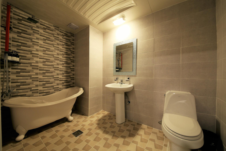 Bathroom 3, The7Hotel, Pohang