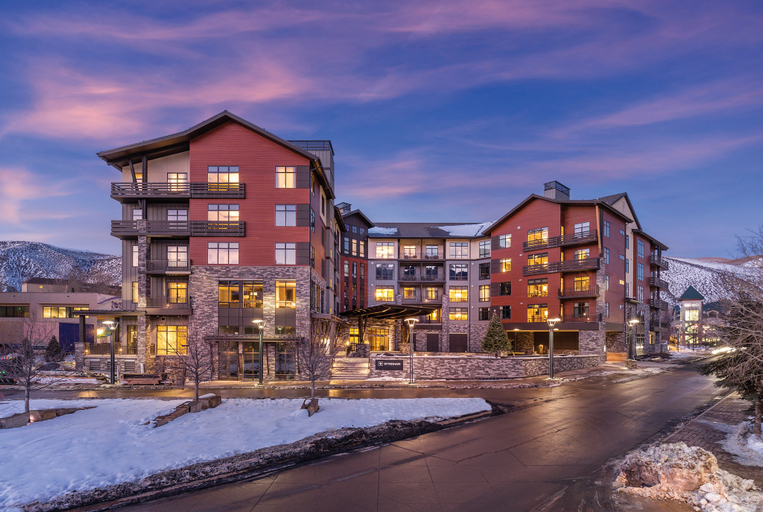 Exterior & Views