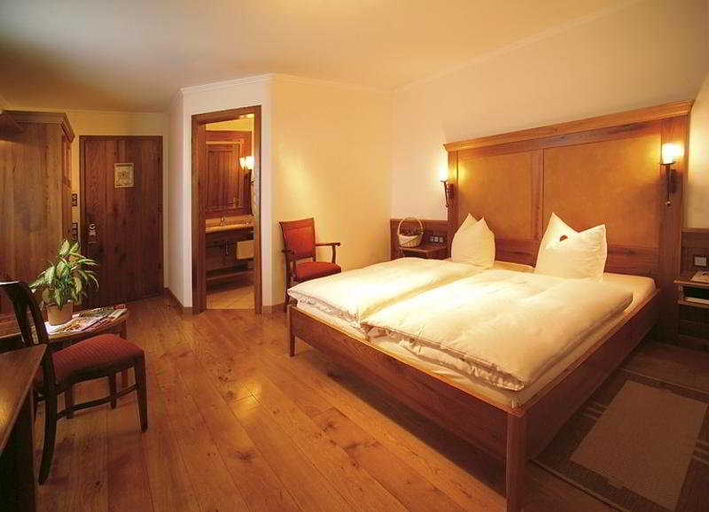 Bedroom 5, Hotel Hirsch, Neu-Ulm