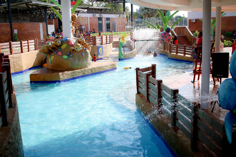 Food & Drinks, BDB Darulaman Golf Resort, Kubang Pasu